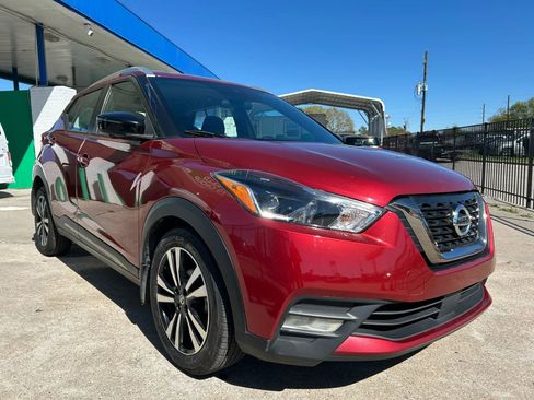 Used 2020 Nissan Kicks SR FWD image 8