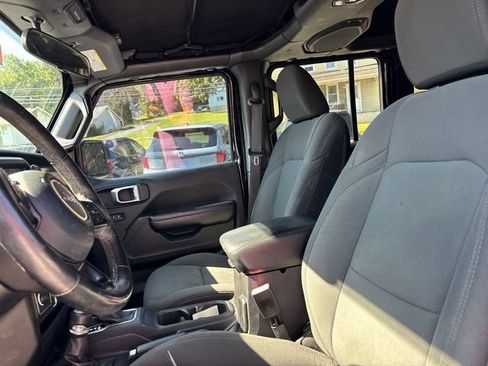 Used 2018 Jeep Wrangler Unlimited Sport S AWD/4WD image 13