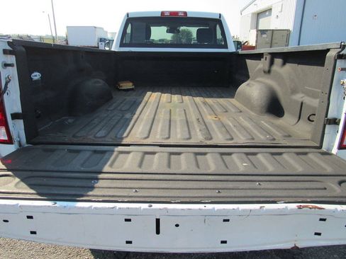 Used 2018 RAM 2500 Tradesman w/ Chrome Appearance Group AWD/4WD image 17