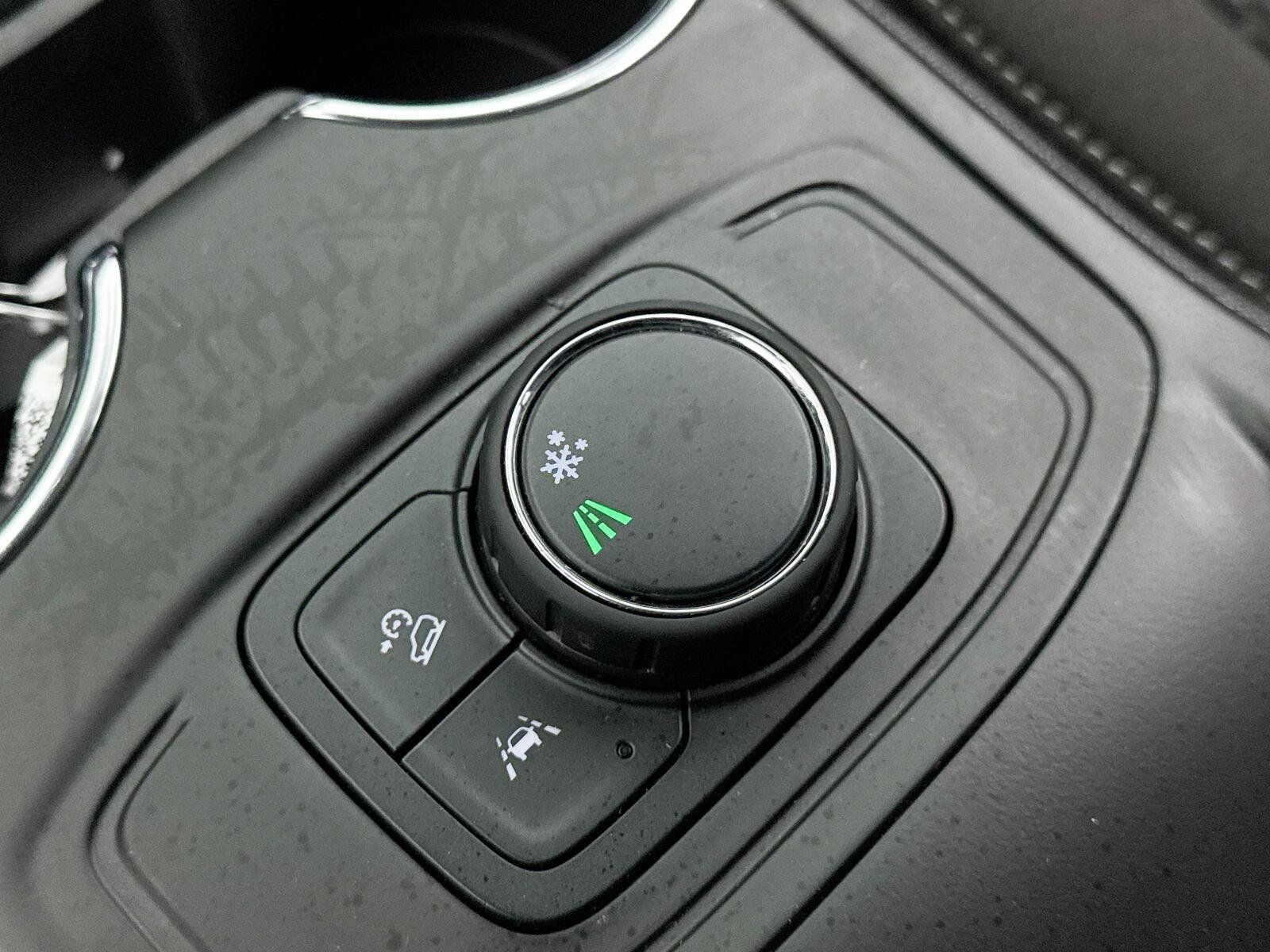 Used 2023 GMC Terrain SLE FWD image 8