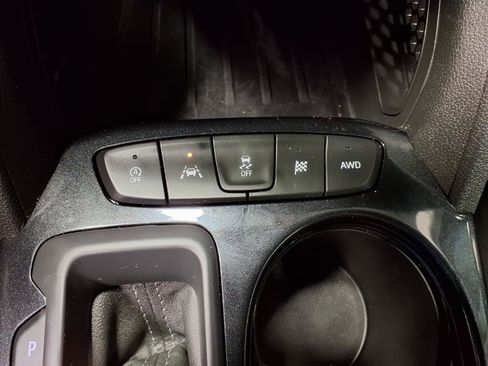Used 2025 Chevrolet TrailBlazer LT AWD/4WD image 16