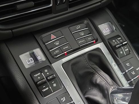Used 2019 Porsche Macan AWD/4WD image 19