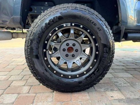 Used 2020 Chevrolet Colorado Z71 image 12