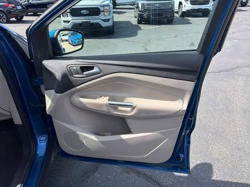Used 2017 Ford Escape Titanium AWD/4WD image 33