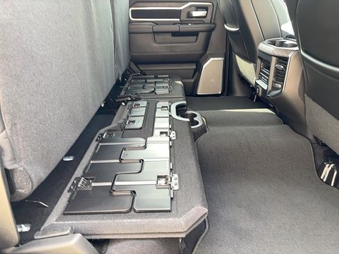 New 2026 RAM 2500 Laramie AWD/4WD image 11