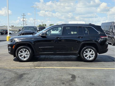 Used 2023 Jeep Grand Cherokee Limited AWD/4WD image 7