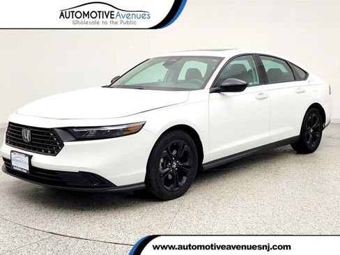 Used 2025 Honda Accord SE image 1