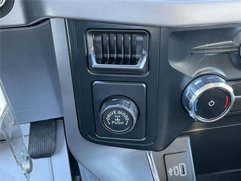 Used 2025 Ford F150 XLT w/ Equipment Group 301A Standard image 21