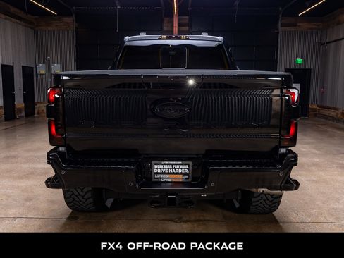 Used 2023 Ford F250 Lariat w/ Lariat Ultimate Package AWD/4WD image 7