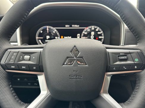 New 2025 Mitsubishi Outlander SEL image 24