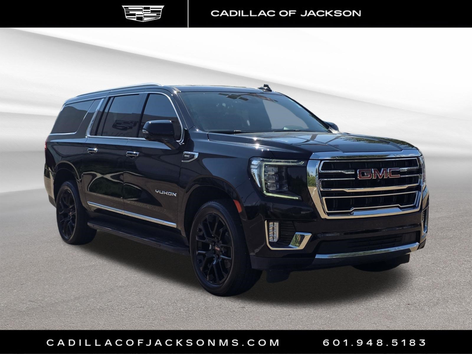 Used 2023 GMC Yukon XL SLT w/ SLT Premium Package RWD image 3
