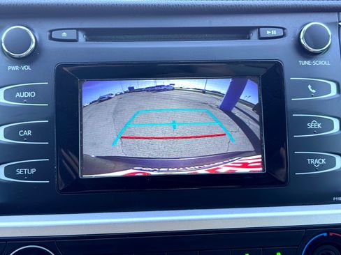 Used 2019 Toyota Highlander LE image 32