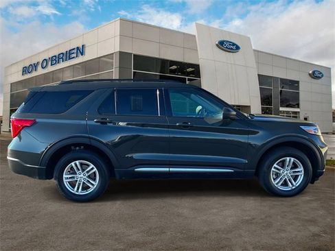 Certified 2023 Ford Explorer XLT image 6