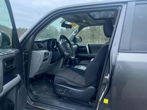 Used 2012 Toyota 4Runner SR5 w/ Convenience Pkg AWD/4WD image 10