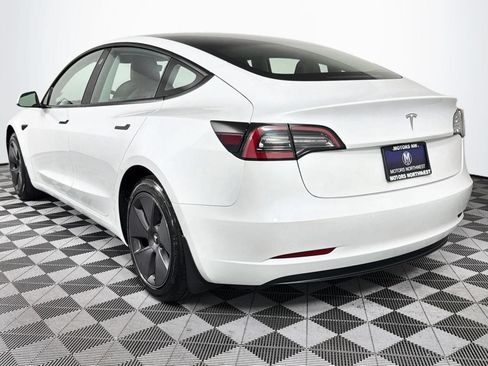 Used 2022 Tesla Model 3 RWD image 9