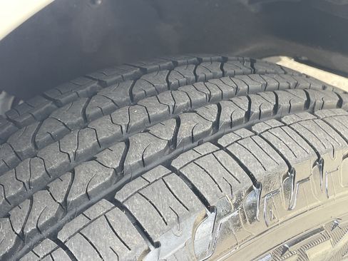 Used 2023 Jeep Grand Cherokee Summit AWD/4WD image 11