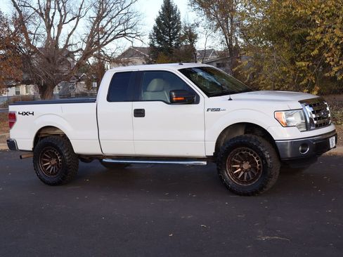 Used 2011 Ford F150 XLT w/ XLT Convenience Pkg image 2