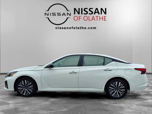 Certified 2025 Nissan Altima 2.5 SV FWD image 20