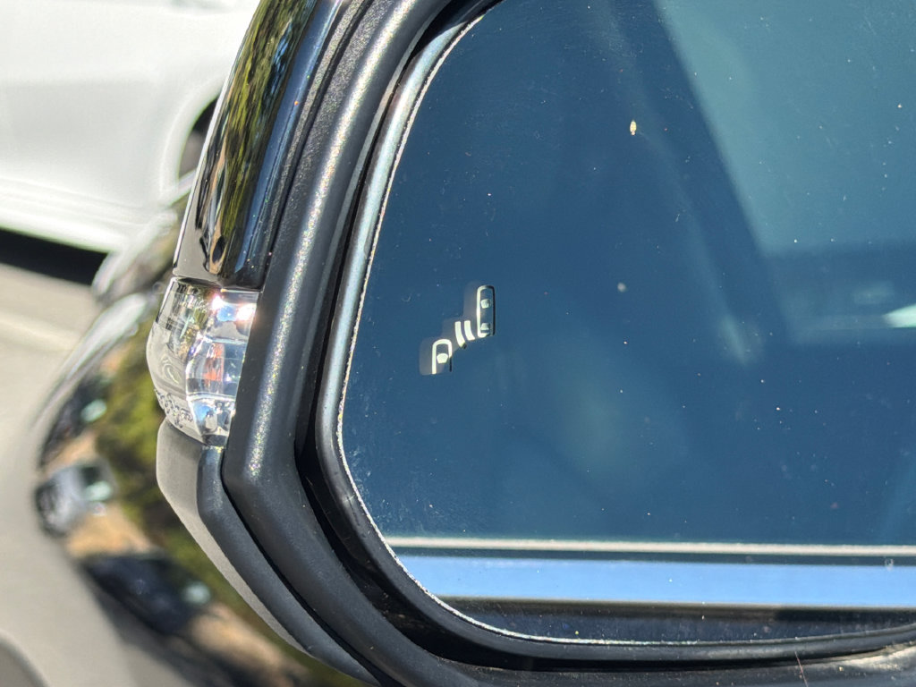 Used 2025 Toyota Highlander XLE AWD/4WD image 20