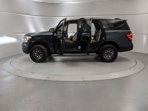 Used 2024 Ford Expedition Limited image 12