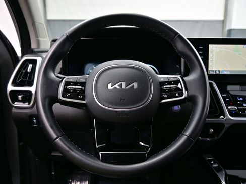Used 2023 Kia Sorento SX image 27