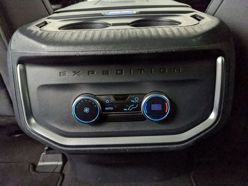 New 2025 Ford Expedition Active image 18