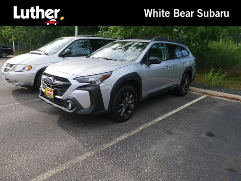 Used 2025 Subaru Outback Onyx Edition AWD/4WD image 1