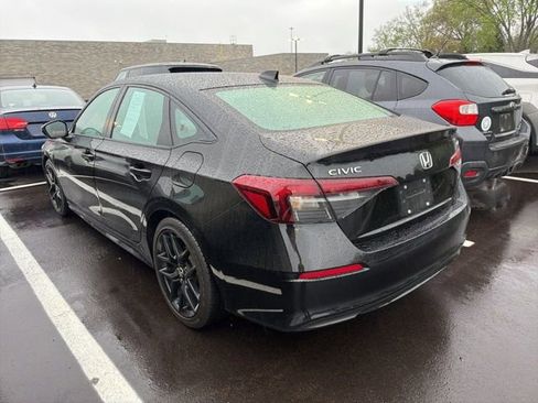 Used 2025 Honda Civic Sport image 2