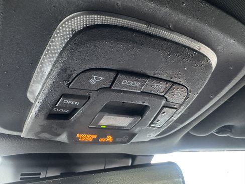 Used 2025 Toyota Crown Limited w/ Advanced Technology Package image 32