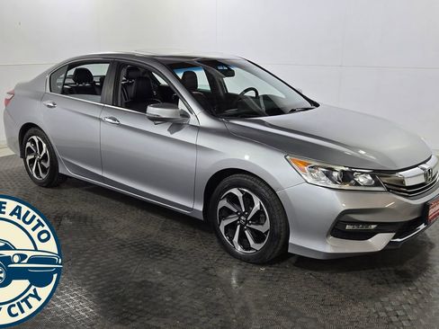 Used 2017 Honda Accord EX-L image 9