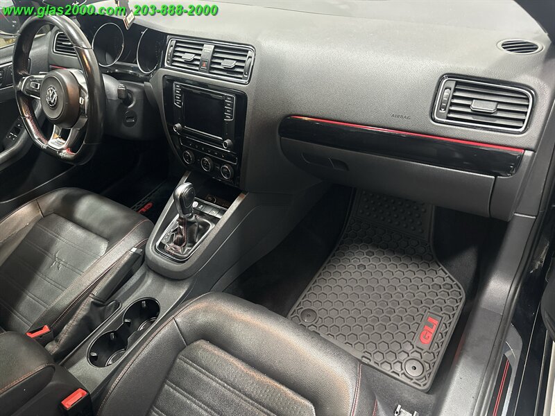 Used 2017 Volkswagen Jetta GLI FWD image 5