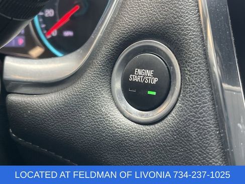 Certified 2023 Chevrolet Traverse LT FWD image 16