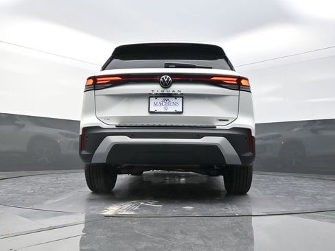 New 2026 Volkswagen Tiguan SE AWD/4WD image 25