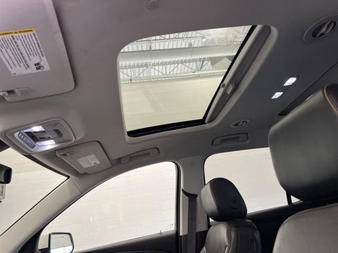 Used 2019 Chevrolet Traverse Premier image 15