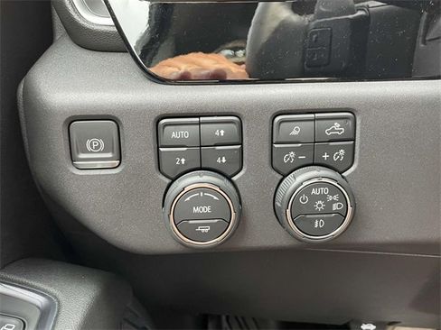 Certified 2024 Chevrolet Silverado 1500 LT Trail Boss w/ LT Trail Boss Premium Package image 27