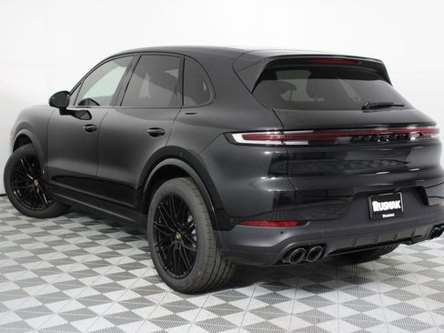 New 2026 Porsche Cayenne image 3