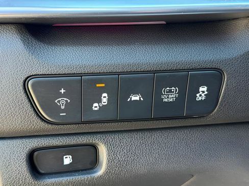 Used 2022 Kia Niro LXS FWD image 17