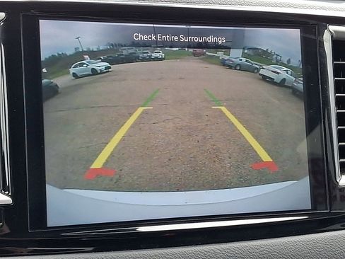 Used 2024 Chrysler Pacifica Touring-L image 20