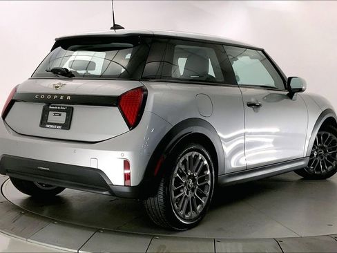 Used 2026 MINI Cooper 2-Door Hardtop FWD image 12