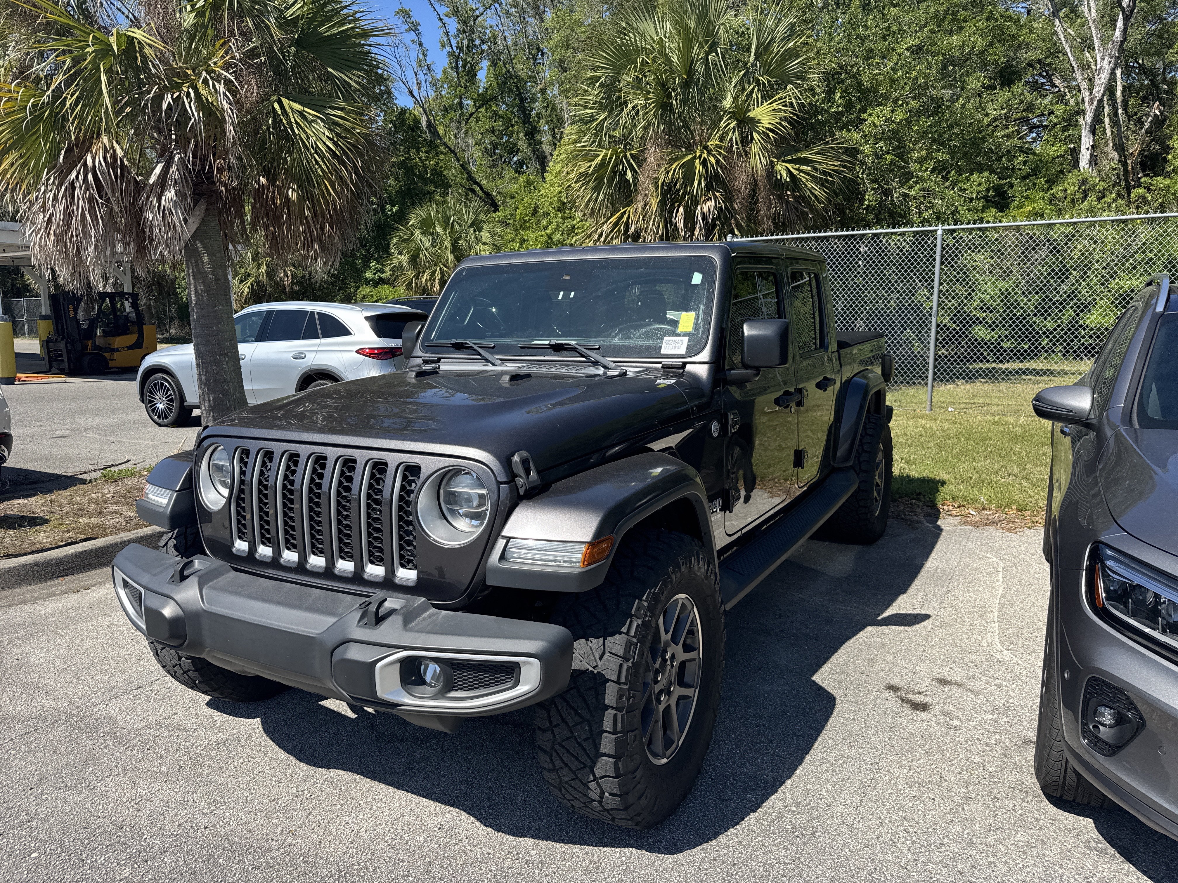 Used 2021 Jeep Gladiator Overland w/ Popular Equipment Package AWD/4WD image 1