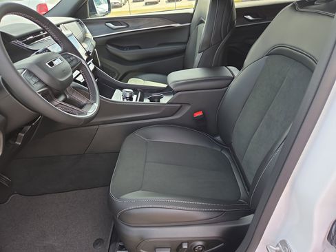 New 2026 Jeep Grand Cherokee L 4WD image 4