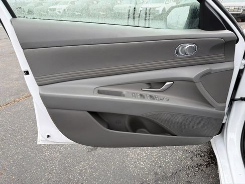 Used 2025 Hyundai Elantra SEL FWD image 10