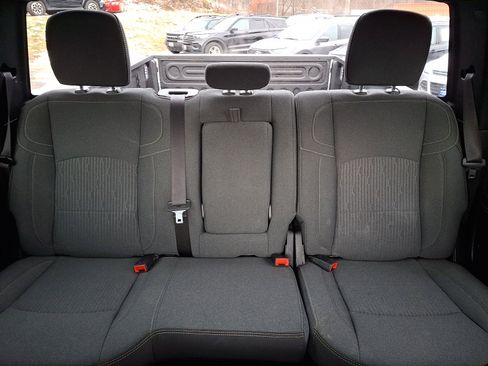 Used 2024 RAM 2500 Big Horn w/ Sport Appearance Package image 19