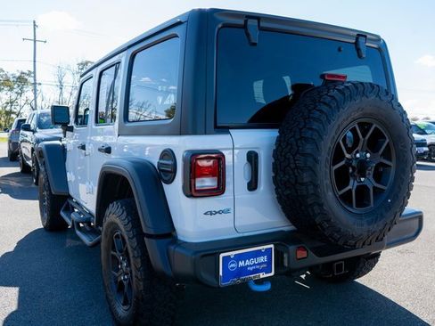 Used 2024 Jeep Wrangler Unlimited image 8