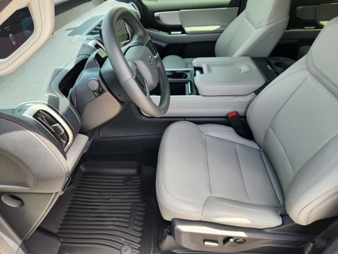 New 2026 Ford Expedition Active RWD image 10