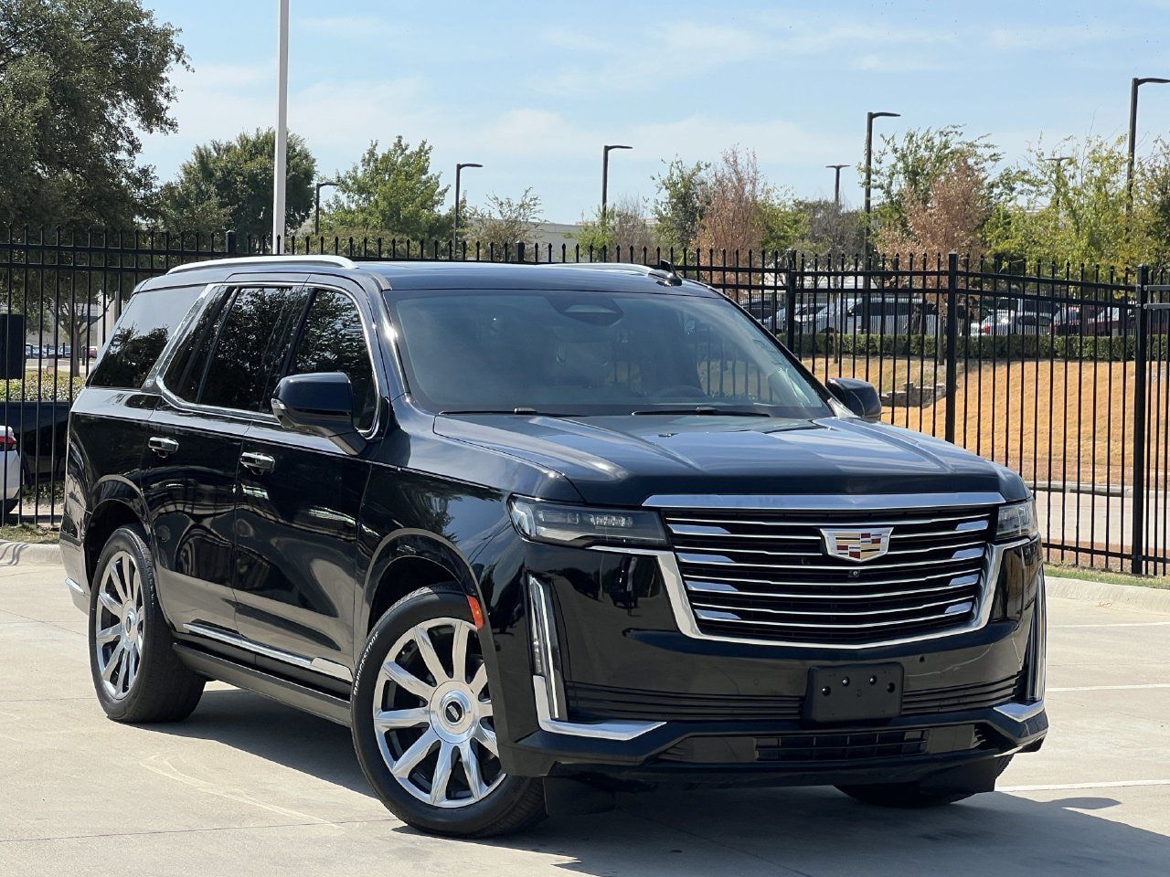 Used 2021 Cadillac Escalade Premium Luxury Platinum AWD/4WD image 2