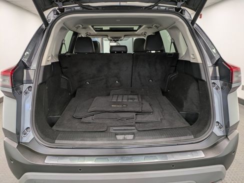 Used 2023 Nissan Rogue SV w/ SV Premium B Package image 24