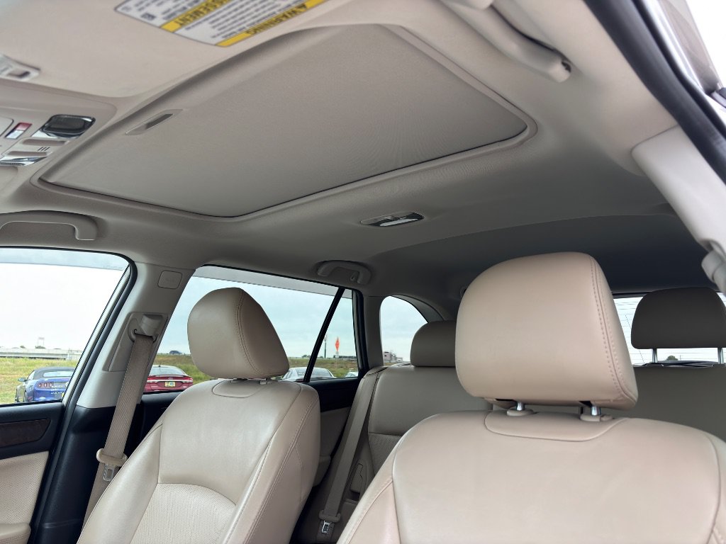 Used 2017 Subaru Outback 3.6R Limited AWD/4WD image 18