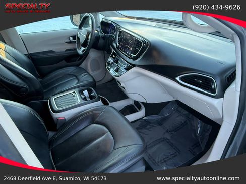 Used 2022 Chrysler Pacifica Touring-L image 19