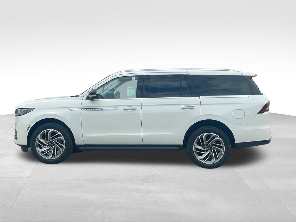 New 2026 Lincoln Navigator Premiere AWD/4WD image 2
